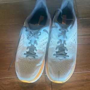 HOKA Clifton 8